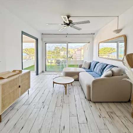 Apartment Saint-philippe T3 With Ocean View, Terrace, Within Walking Distance