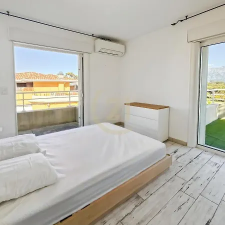 Saint-philippe T3 With Ocean View, Terrace, Within Walking Distance *