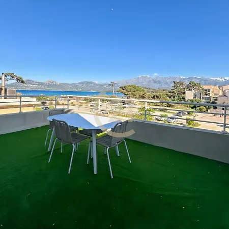 Saint-philippe T3 With Ocean View, Terrace, Within Walking Distance Apartment *